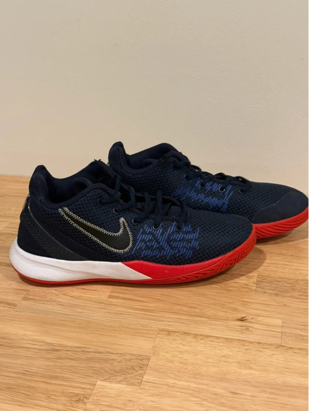 Nike Kyrie Flytrap 2 7Y Basketball Shoes Obsidian Navy Red AQ3412-401